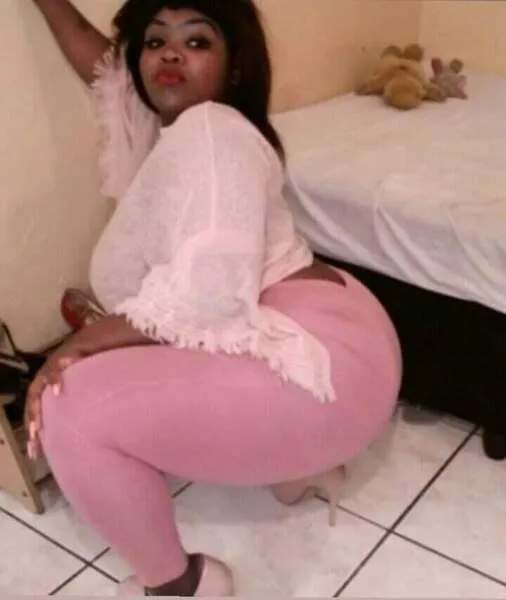 Live sex webcam photo for Official_QueenBooty #6052506