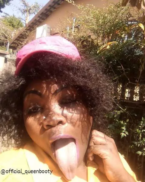 Live sex webcam photo for Official_QueenBooty #6052484