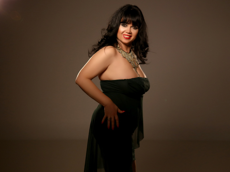 Live sex webcam photo for MatureVivian #7829689