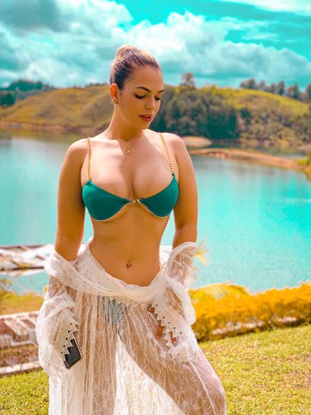 Live sex webcam photo for AnnieConnors #7959137