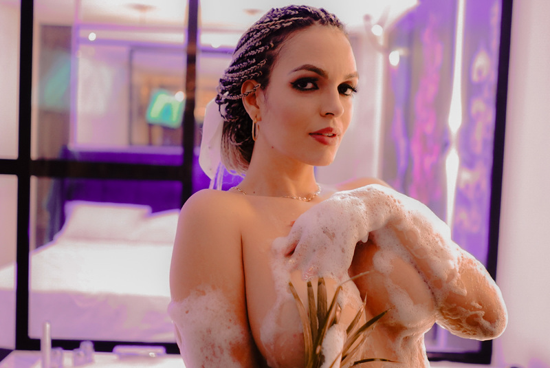 Live sex webcam photo for AnnieConnors #7959159