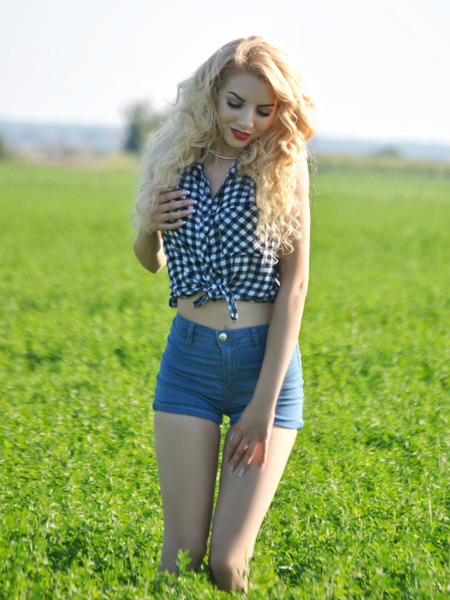 Live sex webcam photo for GlamorousHillary #1692070