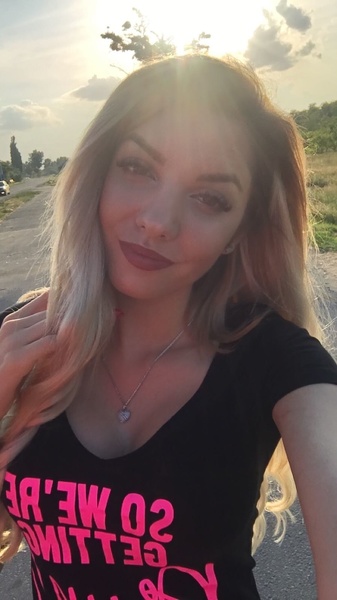 Live sex webcam photo for GlamorousHillary #1692143