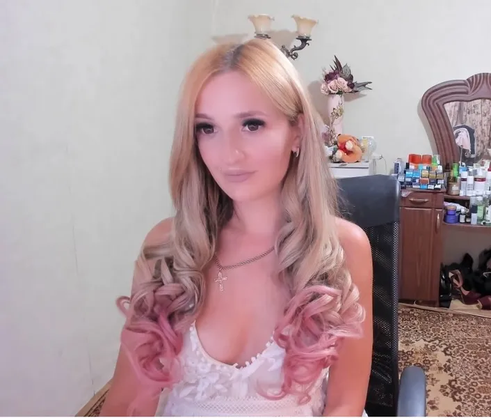 Live sex webcam photo for Alienanna18 #6235806