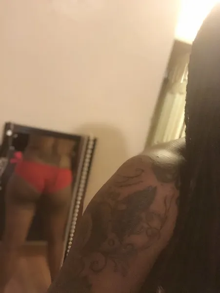 Live sex webcam photo for Ellie_Haze #3379840