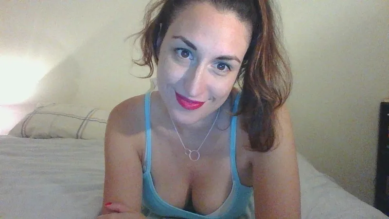 Live sex webcam photo for Amber_Rouge #3506242