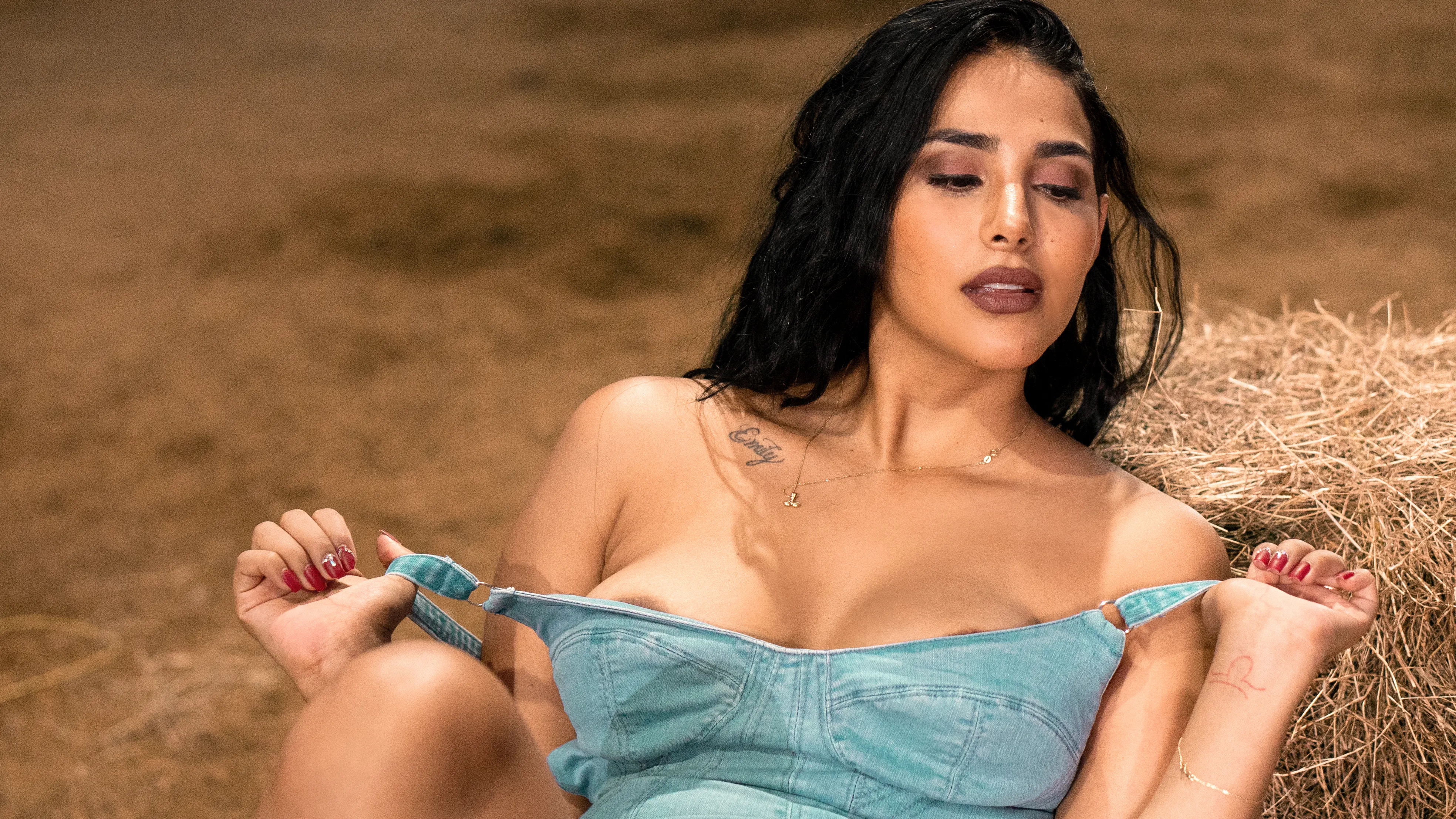 Live sex webcam photo for AllishaCoral #7398581