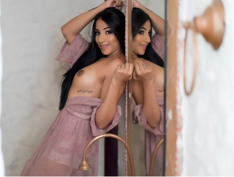 Live sex webcam photo for AllishaCoral #7398345