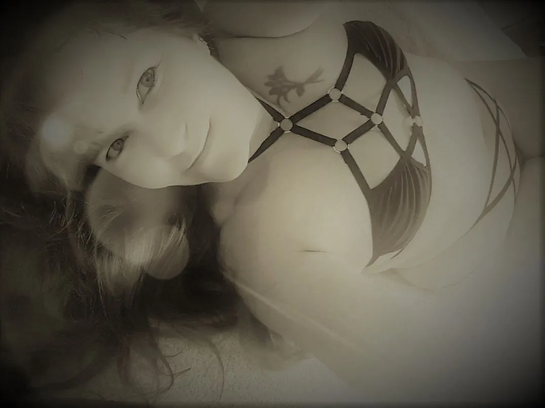 Live sex webcam photo for SassySage #3332821