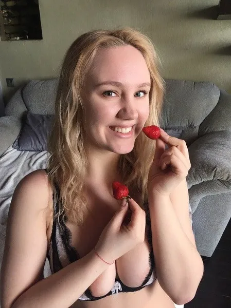 Live sex webcam photo for MeganSlender #1794165