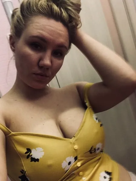 Live sex webcam photo for MeganSlender #2794482