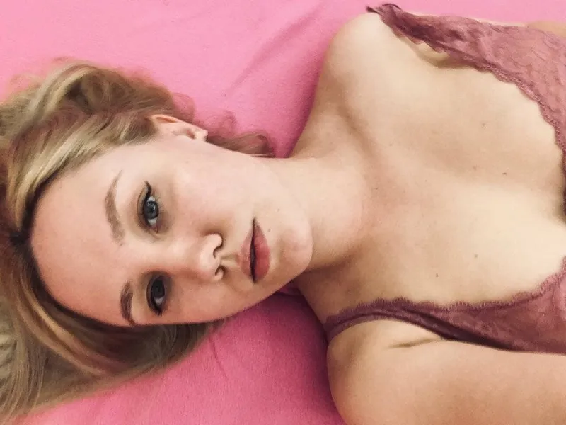 Live sex webcam photo for MeganSlender #2410265