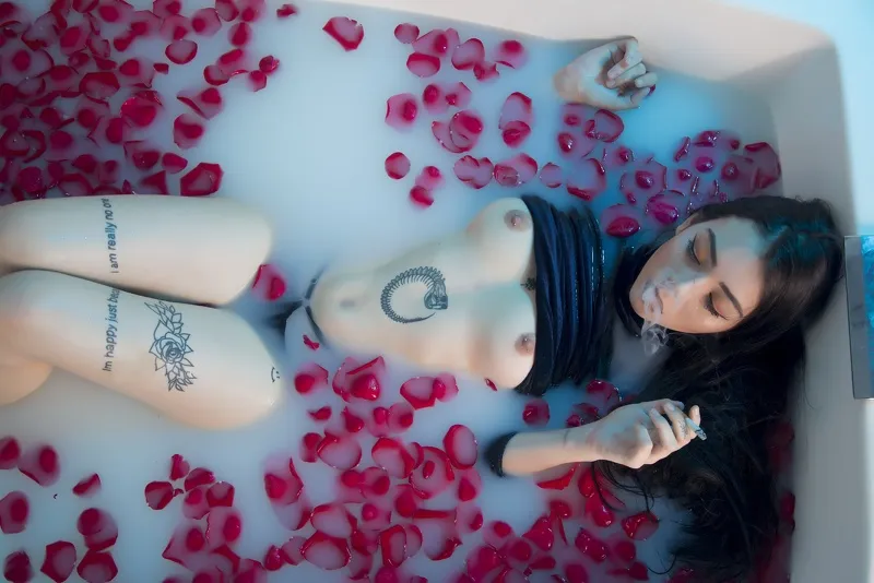 Live sex webcam photo for LynBlu #2024903