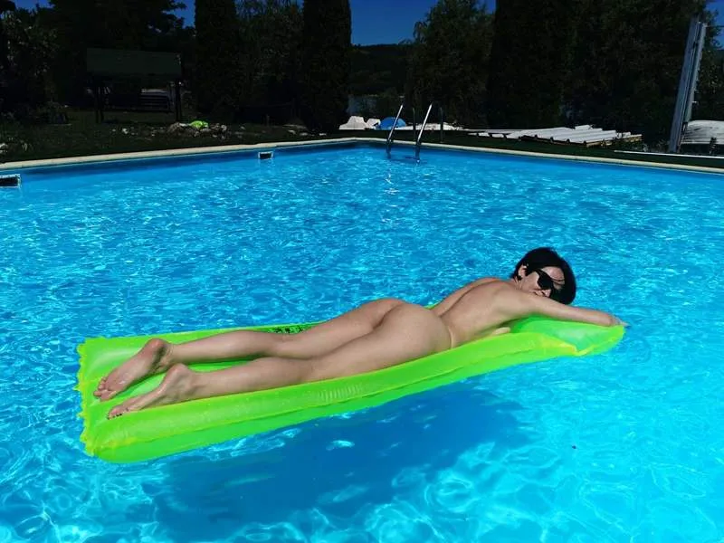 Live sex webcam photo for EveLustt #1909246