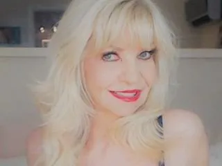 Live sex webcam photo for HotJuicyJoy #6298622