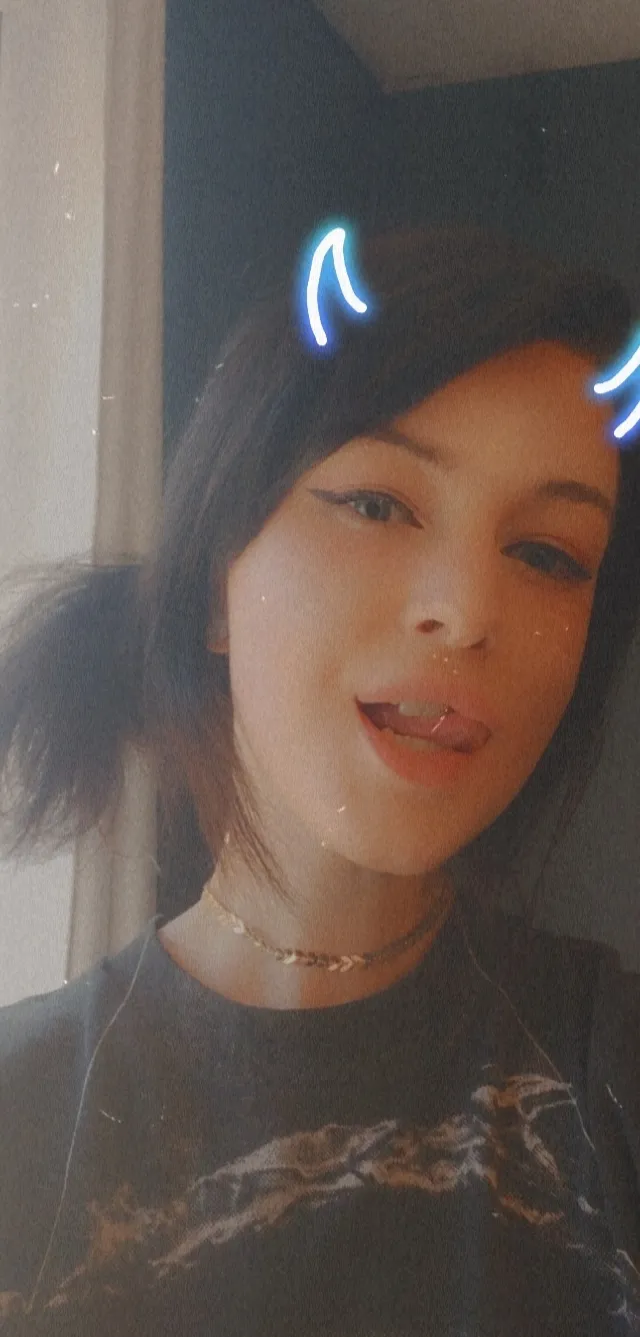 Live sex webcam photo for YourBabeRandy #7903359