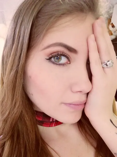 Live sex webcam photo for MeganTwerk #7112303