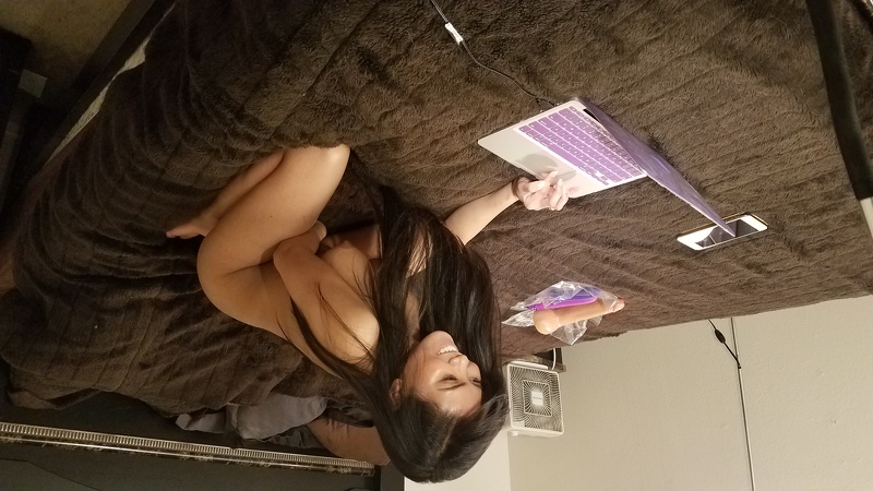 Live sex webcam photo for EmberSnow #1829369