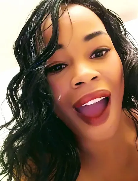 Live sex webcam photo for KhianaDee #2369179