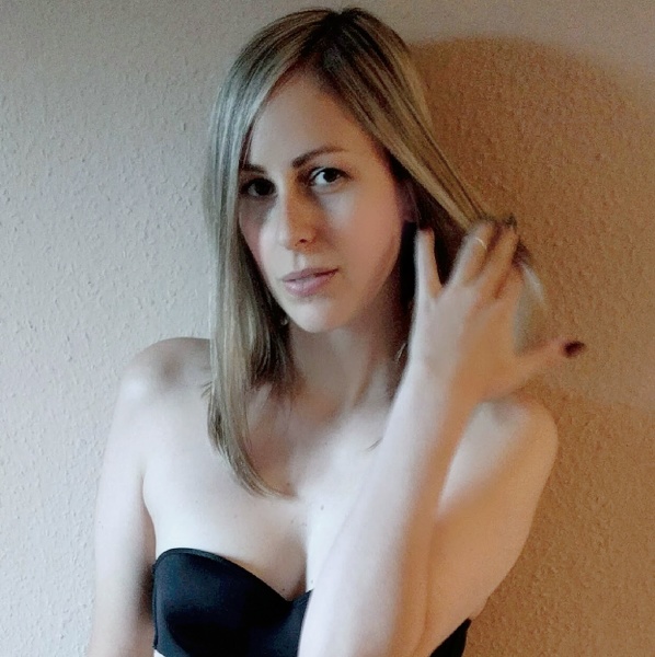 Live sex webcam photo for KimDavisLive #7901873