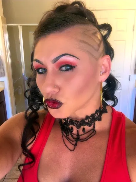 Live sex webcam photo for QueenKarma18 #7878012