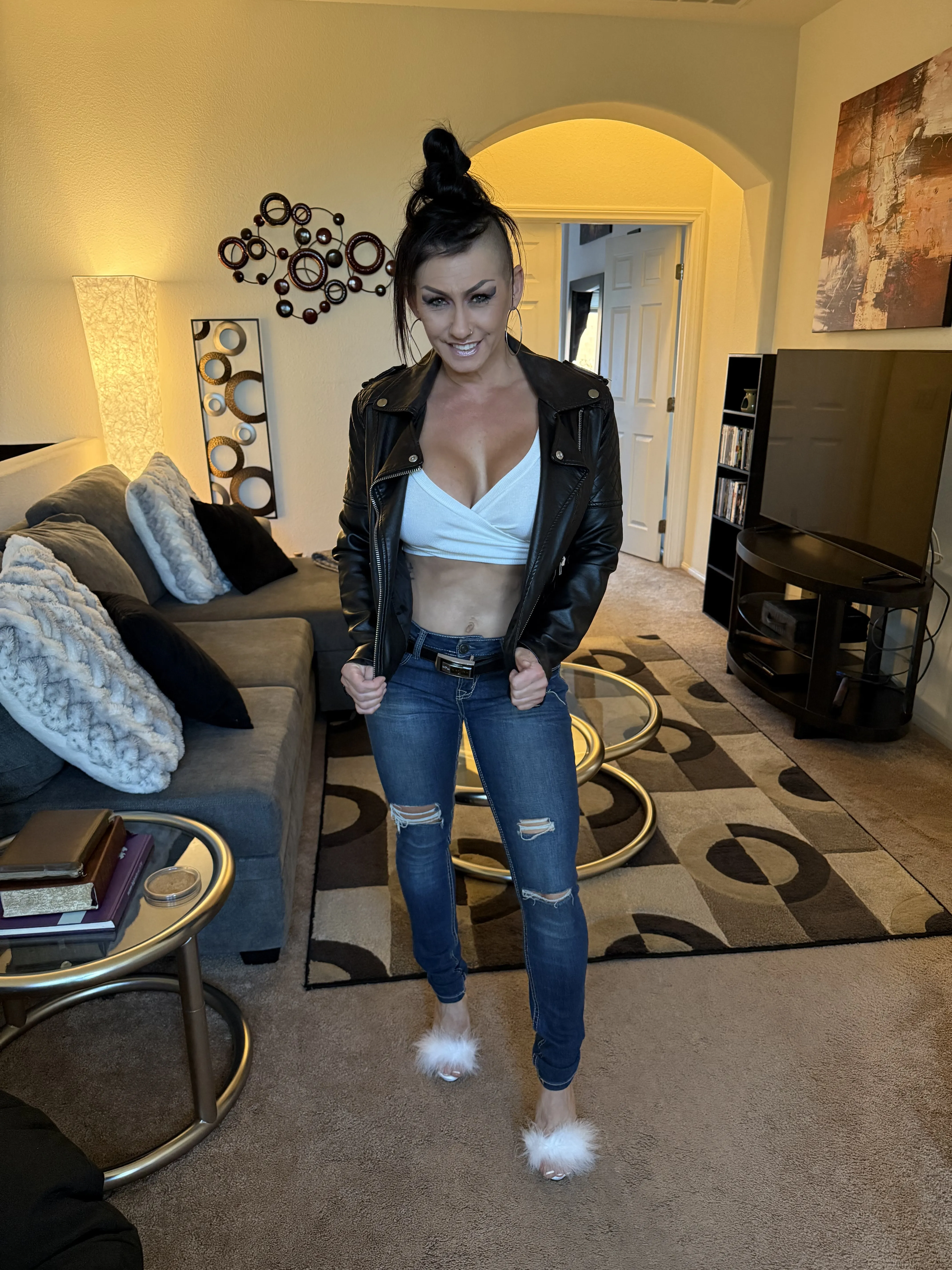 Live sex webcam photo for QueenKarma18 #8008174