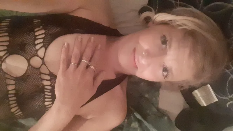 Live sex webcam photo for Missyt #1944595