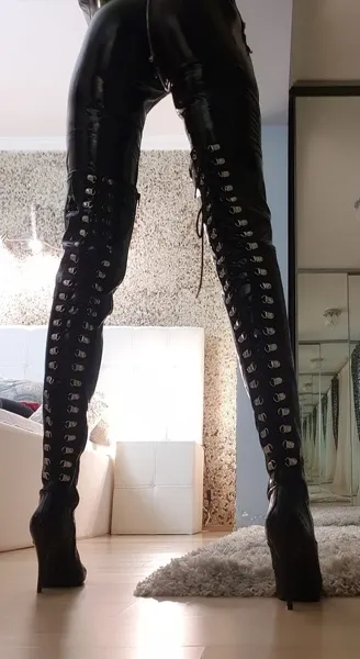 Live sex webcam photo for JoleneMegan #1954047