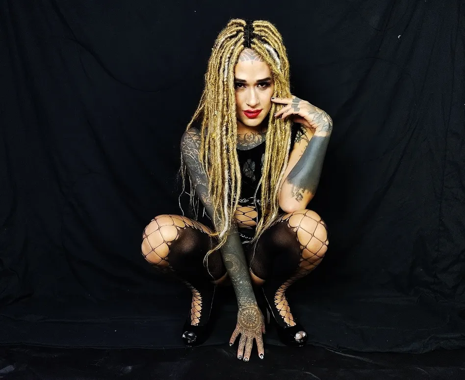 Live sex webcam photo for DirtyOnix25 #7214868