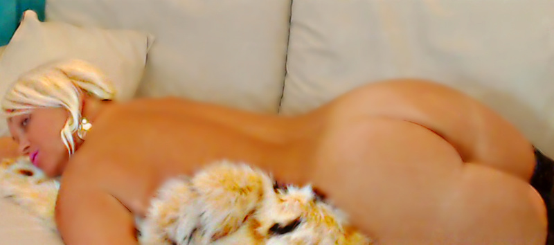 Live sex webcam photo for BlondNeighbour #1998859