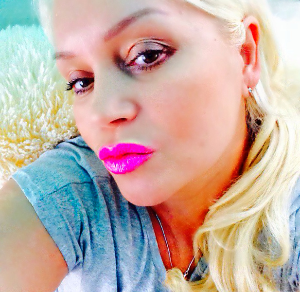 Live sex webcam photo for BlondNeighbour #1998862