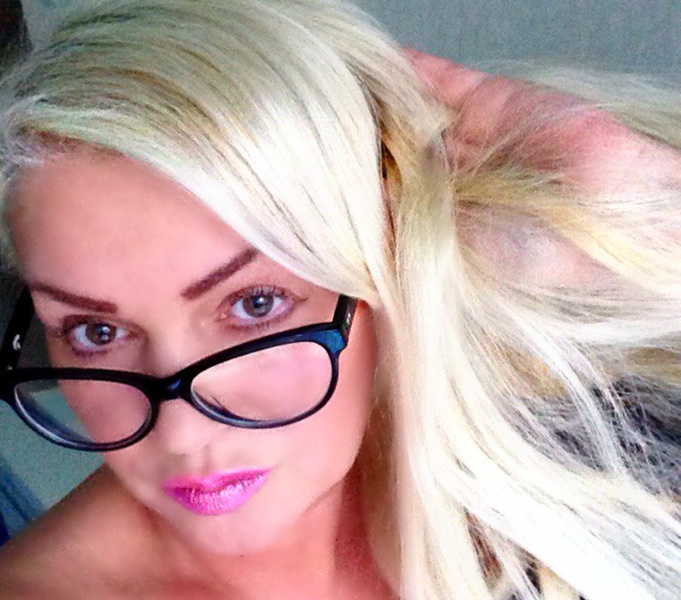 Live sex webcam photo for BlondNeighbour #1998822