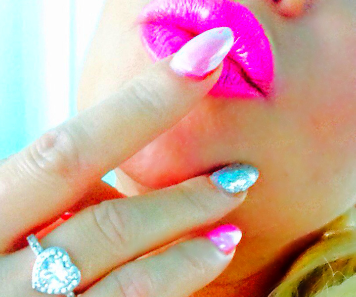 Live sex webcam photo for BlondNeighbour #1998864