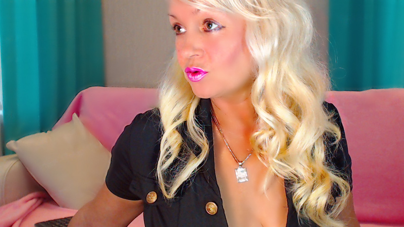 Live sex webcam photo for BlondNeighbour #1998831