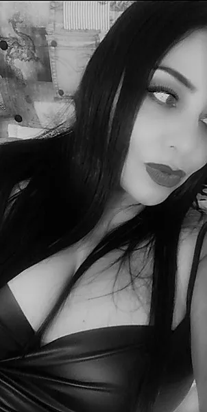 Live sex webcam photo for alana_boobs #2250874