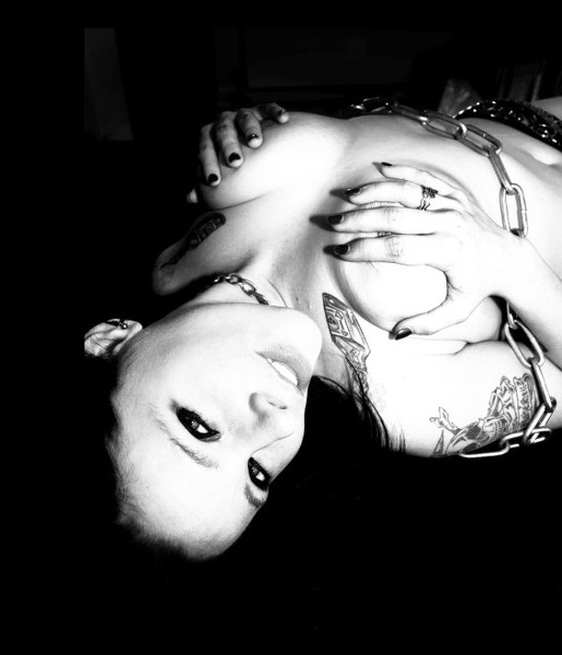 Live sex webcam photo for Kitty_Fox #7270761