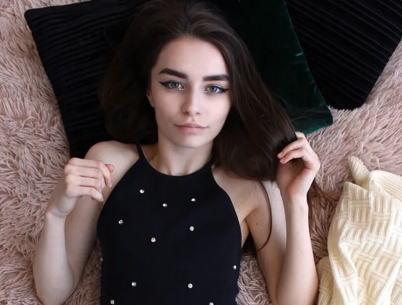 Live sex webcam photo for DianaDevine #2003804