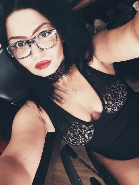 Live sex webcam photo for GoddessOfDeadh #1880070