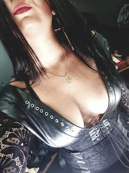 Live sex webcam photo for GoddessOfDeadh #1880003