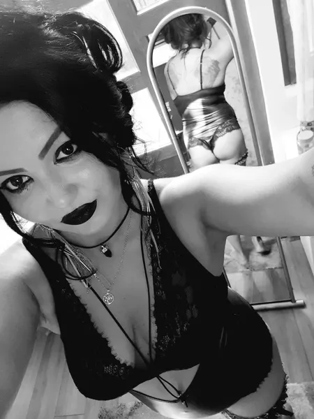 Live sex webcam photo for GoddessOfDeadh #1880042
