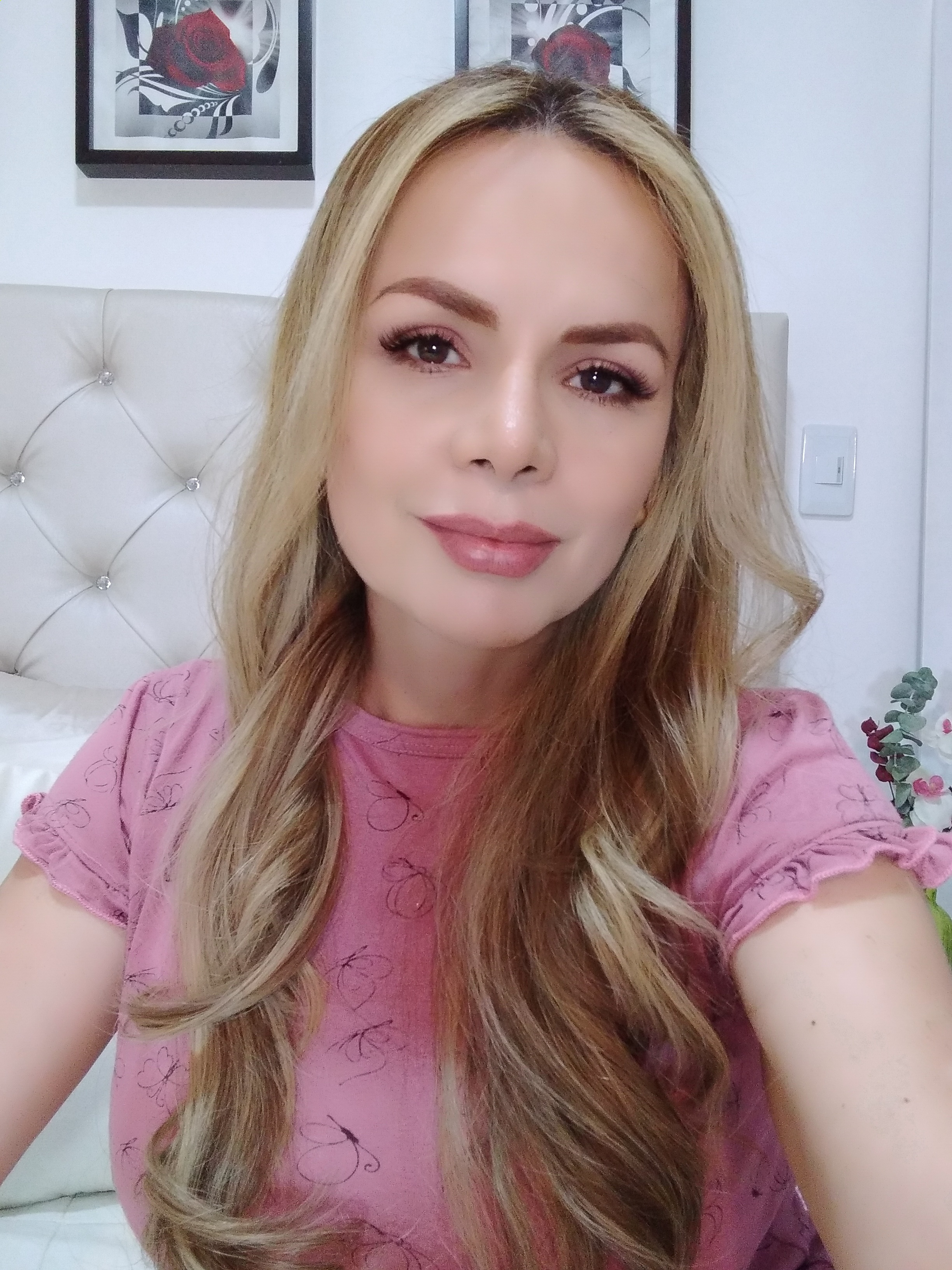 Live sex webcam photo for LovelySophy #7378344