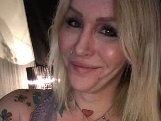 Live sex webcam photo for TsCandyCreamxox #6580880