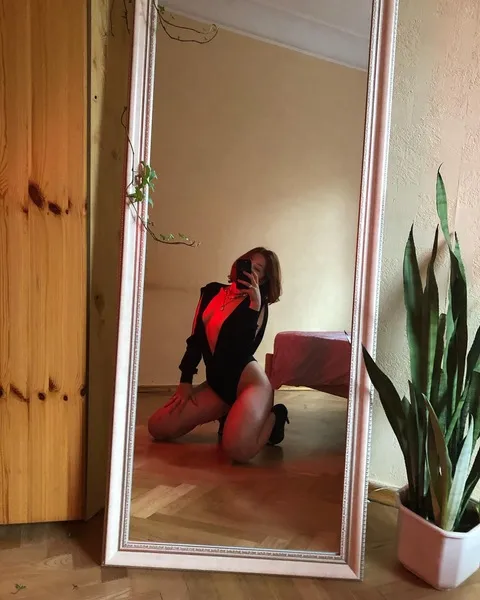 Live sex webcam photo for LisaGingerBread #2867421