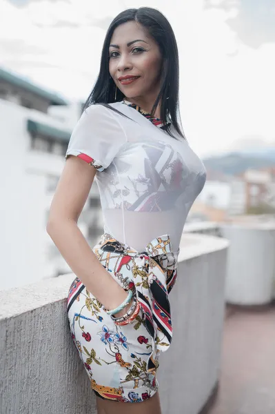 Live sex webcam photo for KarenDuval #7251964