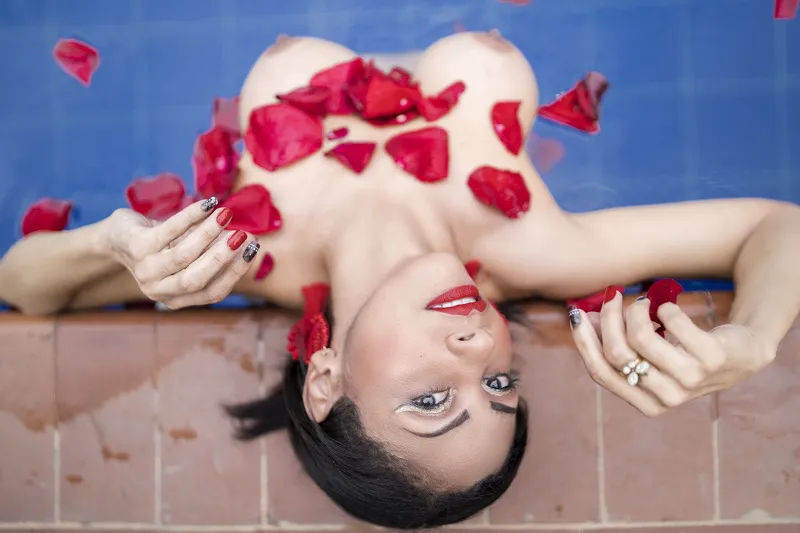 Live sex webcam photo for KarenDuval #7252051