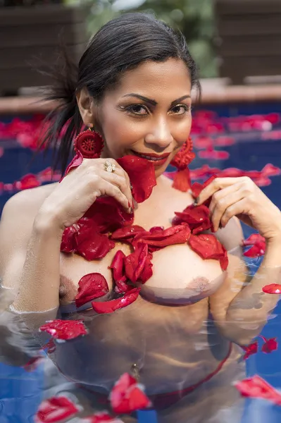 Live sex webcam photo for KarenDuval #7252050