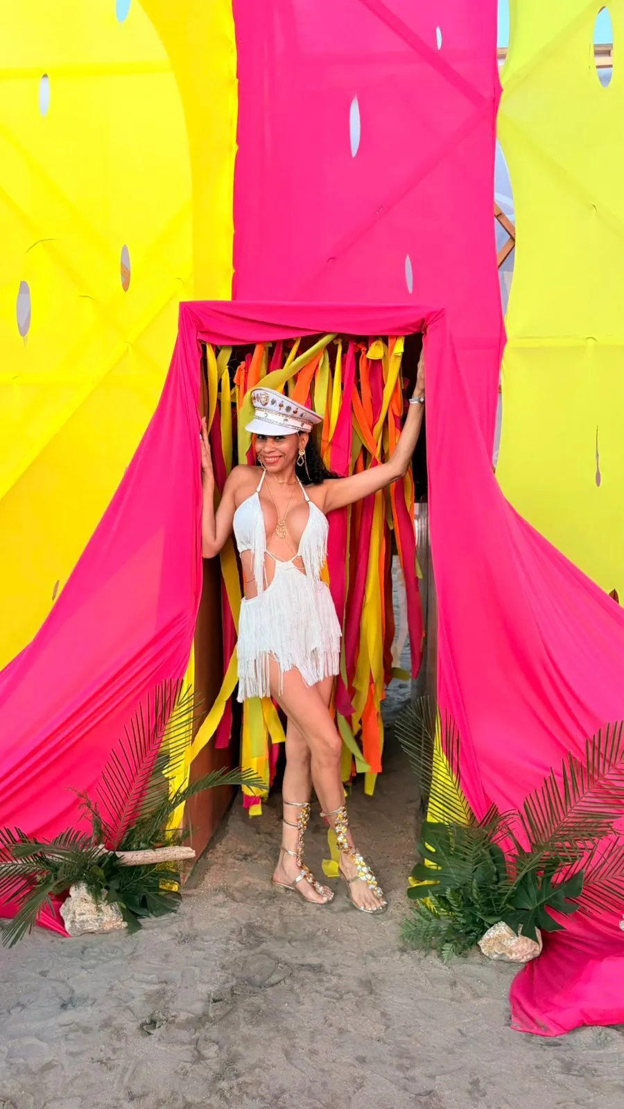 Live sex webcam photo for KarenDuval #7252418