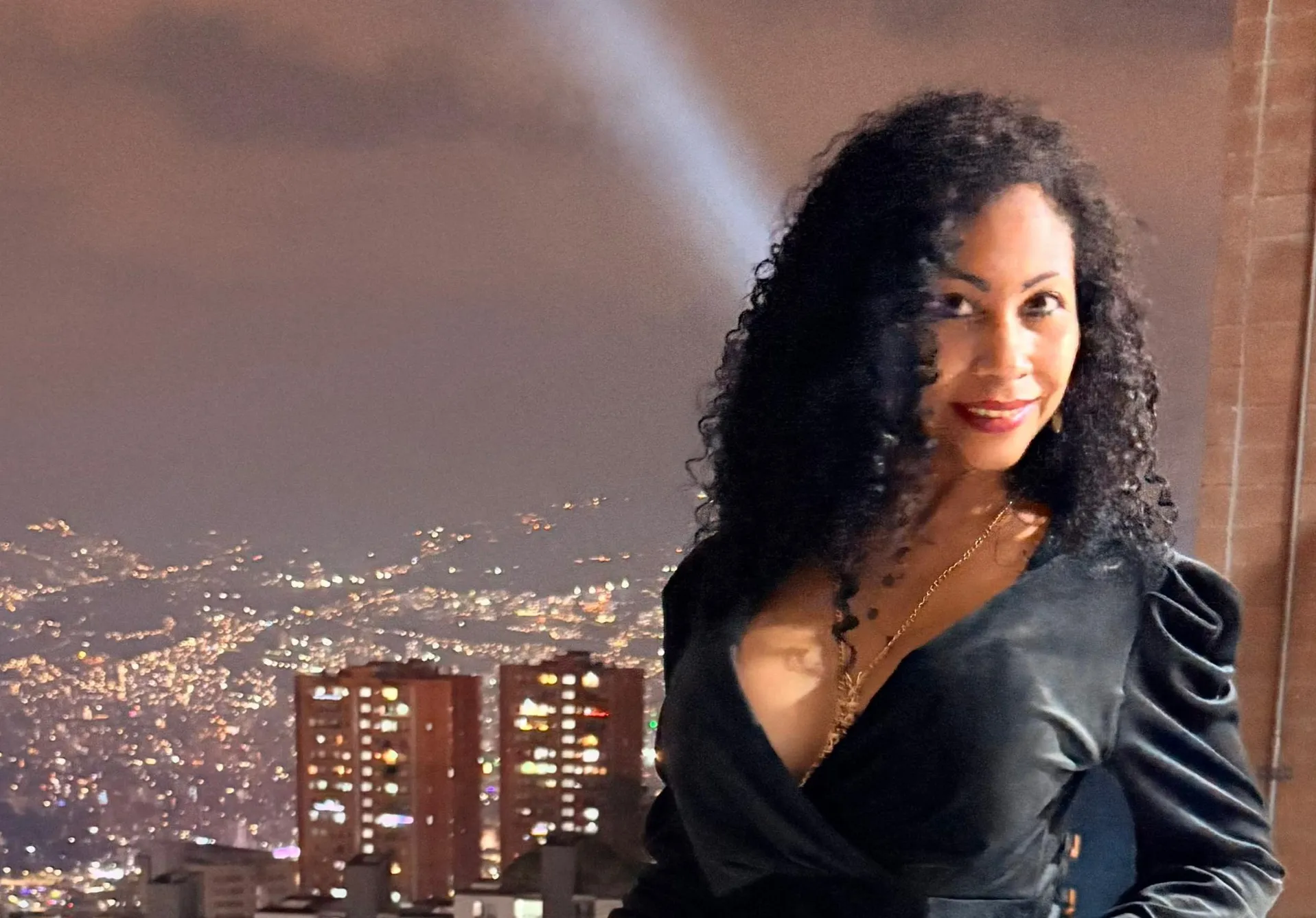 Live sex webcam photo for KarenDuval #7252450