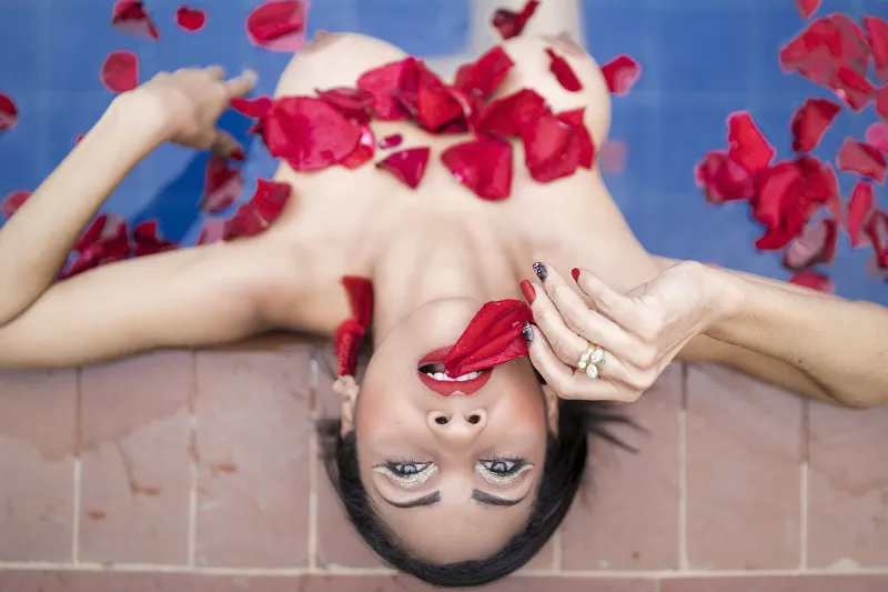 Live sex webcam photo for KarenDuval #7252022