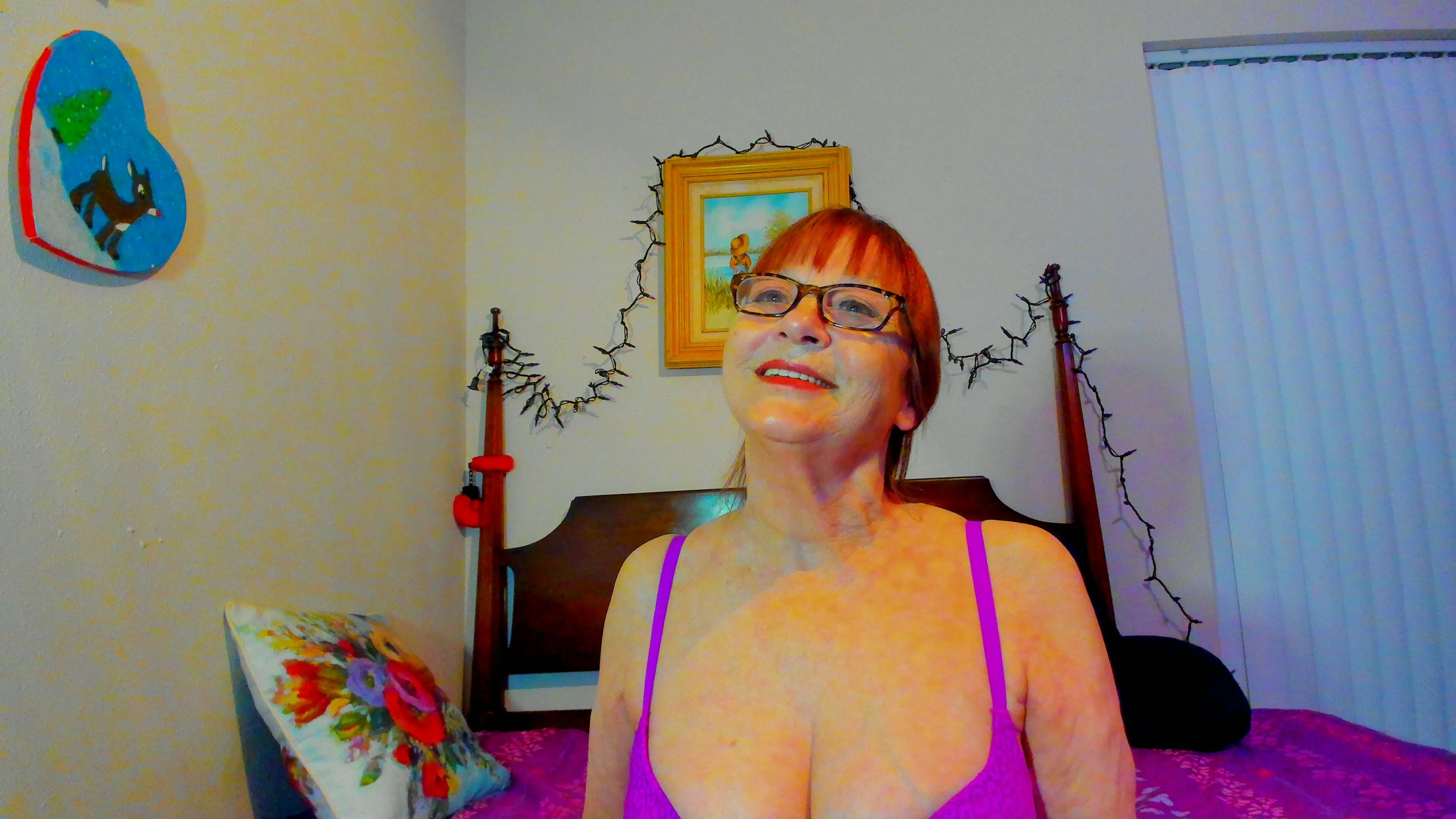 Live sex webcam photo for Cindy2SuckNow #8140363
